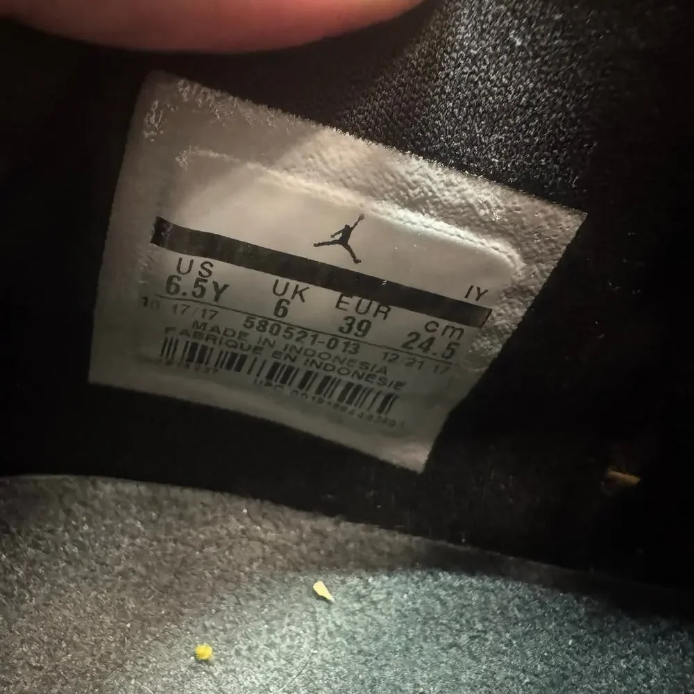 Nike Air Jordan 11 Retro Low Kids Size 6.5 Black Sneaker Shoes 580521-013